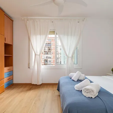 Very 5-bedroom 2 Full Bathroom Apartman Barcelona