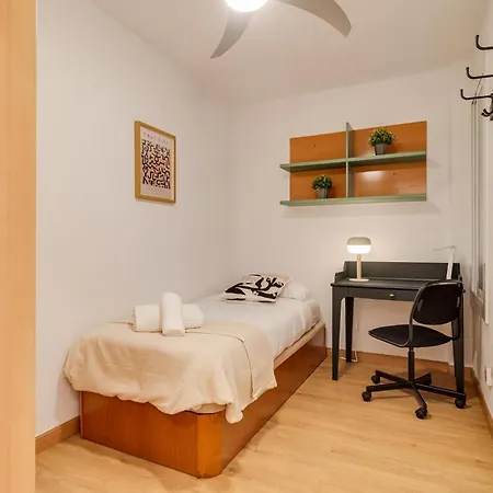 Very 5-bedroom 2 Full Bathroom Barcelona