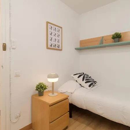 Very 5-bedroom 2 Full Bathroom Barcelona