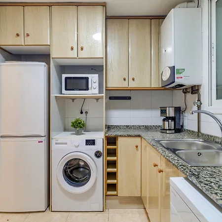 Very 5-bedroom 2 Full Bathroom