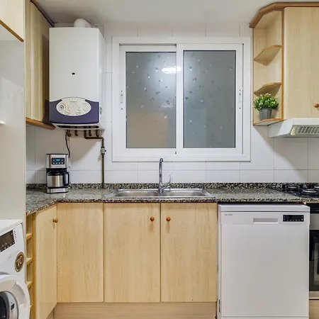 Very 5-bedroom 2 Full Bathroom Apartman Barcelona
