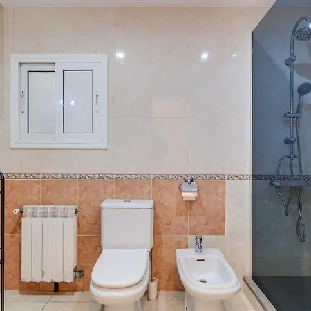 Very 5-bedroom 2 Full Bathroom