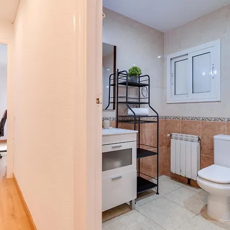 Very 5-bedroom 2 Full Bathroom * Barcelona